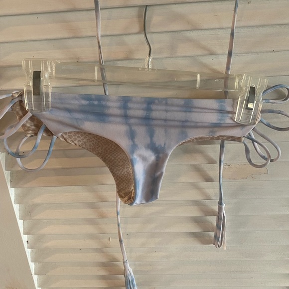 Acacia Cannons Top (L) and Moloka’i Bottom (L) in Shibori - Picture 5 of 6